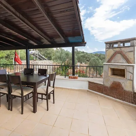 Splendid Villa Surrounded By Nature Near Milas-Bodrum Airport וילה Gulluk